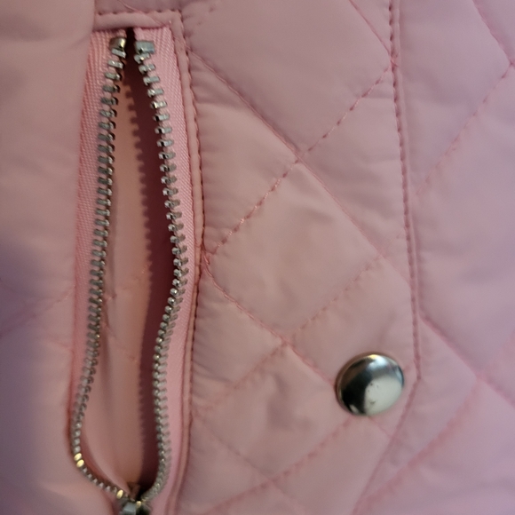Women's Light Pink Quilted Vest - Picture 5 of 12